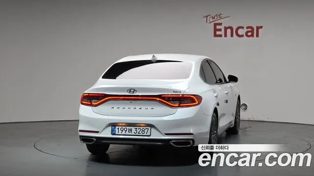 2018 Hyundai Grandeur IG Hybrid Premium Sold VIN KMHF1413BJA014883 – photo 26