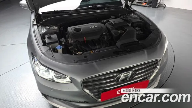 2017 Hyundai Grandeur Ig 2.4 Premium Sold VIN KMHF141CBHA034459 – front exterior