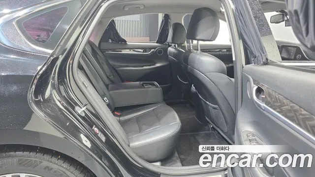 2017 Hyundai Grandeur IG 2.4 Modern Sold VIN KMHF141CBHA036977 – interior seats