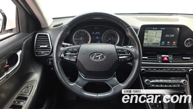 2017 Hyundai Grandeur IG 2.4 Premium Sold VIN KMHF141CBHA037997 – side profile