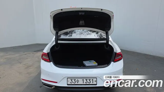 2017 Hyundai Grandeur IG 2.4 Premium Sold VIN KMHF141CBHA037997 – interior seats