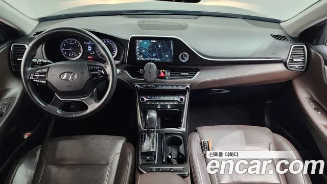2017 Hyundai Grandeur Ig 2.4 Modern Sold VIN KMHF141CBHA040859 – front exterior