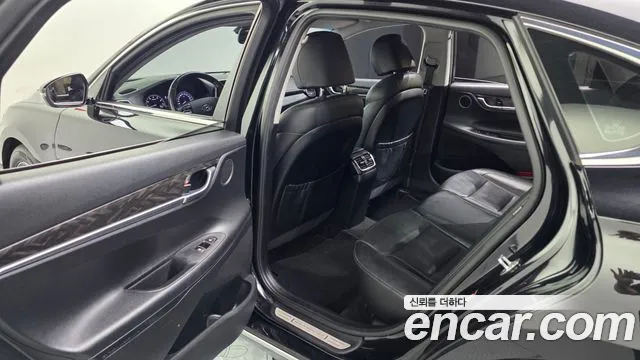 2018 Hyundai Grandeur IG 2.4 Premium Sold VIN KMHF141CBJA046009 – trunk area