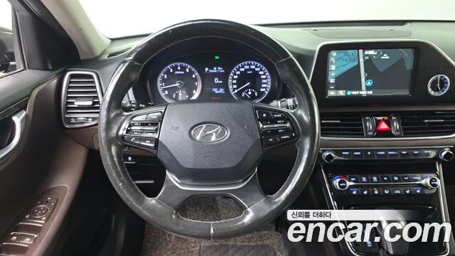 2018 Hyundai Grandeur IG 2.4 Premium Sold VIN KMHF141CBJA062925 – undercarriage 2018 Hyundai Grandeur IG 2.4 Premium Sold VIN KMHF141CBJA062925 – undercarriage