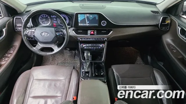 2018 Hyundai Grandeur IG 2.4 Premium Sold VIN KMHF141CBJA062925 – trunk area 2018 Hyundai Grandeur IG 2.4 Premium Sold VIN KMHF141CBJA062925 – trunk area