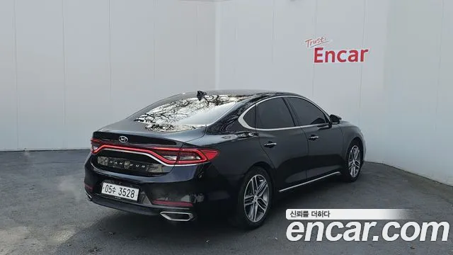 2018 Hyundai Grandeur Ig 2.4 Premium Sold VIN KMHF141CBJA064649 – front exterior