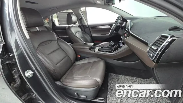 2018 Hyundai Grandeur IG 2.4 Premium Sold VIN KMHF141CBJA078060 – trunk area 2018 Hyundai Grandeur IG 2.4 Premium Sold VIN KMHF141CBJA078060 – trunk area
