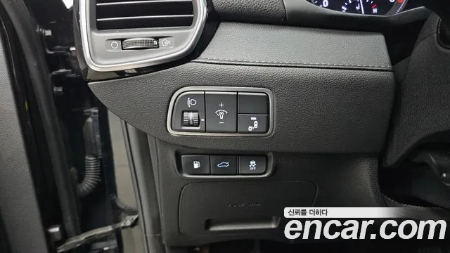 2018 Hyundai Grandeur IG 2.4 Premium Sold VIN KMHF141CBJA083629 – front exterior 2018 Hyundai Grandeur IG 2.4 Premium Sold VIN KMHF141CBJA083629 – front exterior