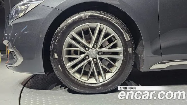 2018 Hyundai Grandeur IG 2.4 Premium Sold VIN KMHF141CBJA090872 – photo 17 2018 Hyundai Grandeur IG 2.4 Premium Sold VIN KMHF141CBJA090872 – photo 17