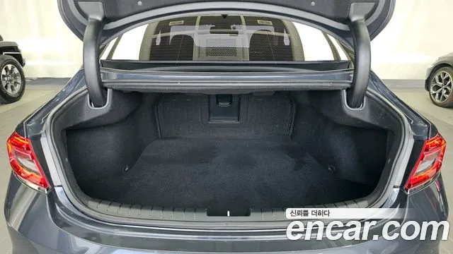 2018 Hyundai Grandeur IG 2.4 Premium Sold VIN KMHF141CBJA100834 – engine bay 2018 Hyundai Grandeur IG 2.4 Premium Sold VIN KMHF141CBJA100834 – engine bay