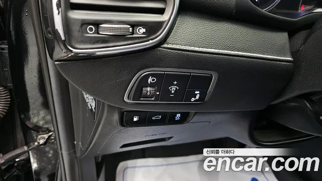 2018 Hyundai Grandeur IG 2.4 Premium Sold VIN KMHF141CBJA124729 – photo 15 2018 Hyundai Grandeur IG 2.4 Premium Sold VIN KMHF141CBJA124729 – photo 15