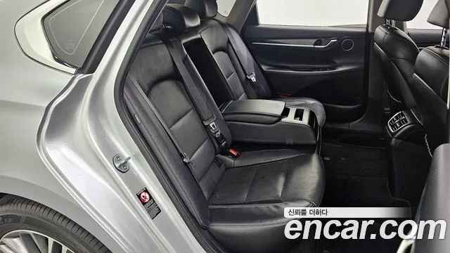 2018 Hyundai Grandeur IG 2.4 Premium Sold VIN KMHF141CBJA124918 – exterior detail 2018 Hyundai Grandeur IG 2.4 Premium Sold VIN KMHF141CBJA124918 – exterior detail