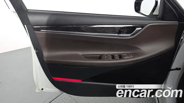 2018 Hyundai Grandeur IG 2.4 Premium Sold VIN KMHF141CBJA141843 – trunk area