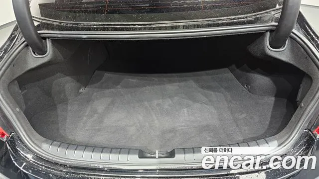 2018 Hyundai Grandeur IG 2.4 Modern Sold VIN KMHF141CBJA152872 – trunk area 2018 Hyundai Grandeur IG 2.4 Modern Sold VIN KMHF141CBJA152872 – trunk area