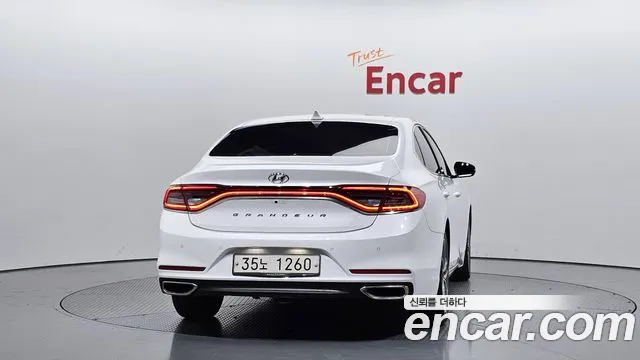 2018 Hyundai Grandeur IG 2.4 Premium Sold VIN KMHF141CBJA156724 – trunk area 2018 Hyundai Grandeur IG 2.4 Premium Sold VIN KMHF141CBJA156724 – trunk area