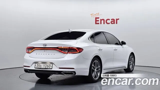 2018 Hyundai Grandeur IG 2.4 Premium Sold VIN KMHF141CBJA156724 – photo 25 2018 Hyundai Grandeur IG 2.4 Premium Sold VIN KMHF141CBJA156724 – photo 25