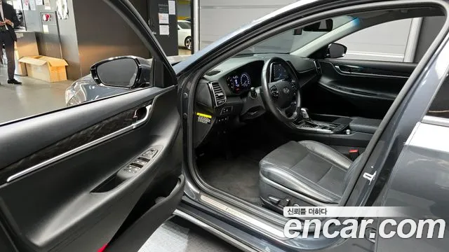 2018 Hyundai Grandeur IG 2.4 Modern Sold VIN KMHF141CBJA167478 – rear exterior
