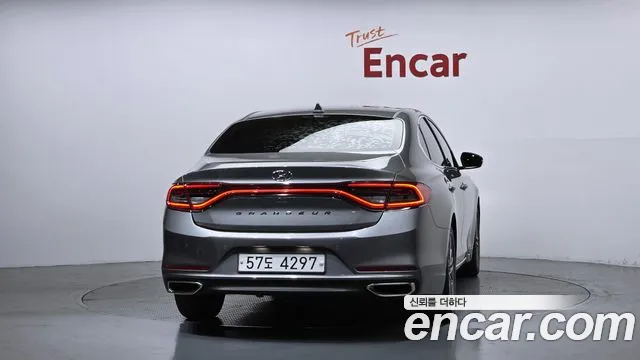 2019 Hyundai Grandeur IG 2.4 Premium Sold VIN KMHF141CBKA187269 – trunk area 2019 Hyundai Grandeur IG 2.4 Premium Sold VIN KMHF141CBKA187269 – trunk area