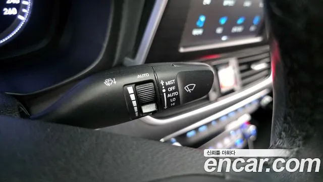 2019 Hyundai Grandeur IG 2.4 Premium Sold VIN KMHF141CBKA188259 – interior seats 2019 Hyundai Grandeur IG 2.4 Premium Sold VIN KMHF141CBKA188259 – interior seats