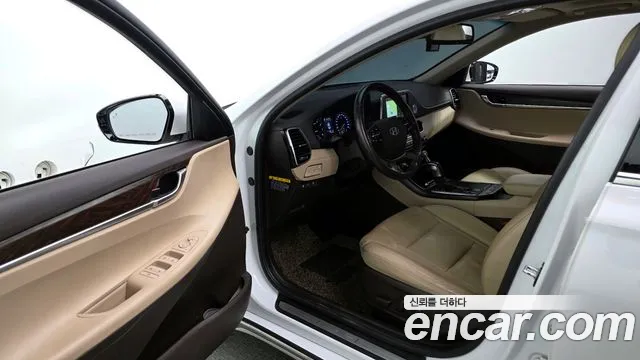 2019 Hyundai Grandeur IG 2.4 Premium Sold VIN KMHF141CBKA216361 – photo 17 2019 Hyundai Grandeur IG 2.4 Premium Sold VIN KMHF141CBKA216361 – photo 17