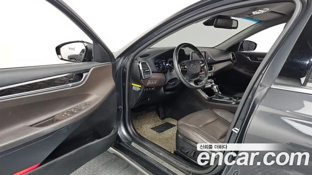 2019 Hyundai Grandeur Ig 2.4 Premium Sold VIN KMHF141CBKA240369 – front exterior