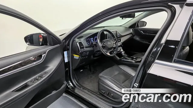 2019 Hyundai Grandeur IG 2.4 Premium Sold VIN KMHF141CBKA254549 – exterior detail 2019 Hyundai Grandeur IG 2.4 Premium Sold VIN KMHF141CBKA254549 – exterior detail