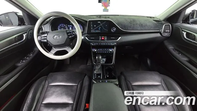 2019 Hyundai Grandeur IG 2.4 Premium Sold VIN KMHF141CBKA258832 – front exterior 2019 Hyundai Grandeur IG 2.4 Premium Sold VIN KMHF141CBKA258832 – front exterior