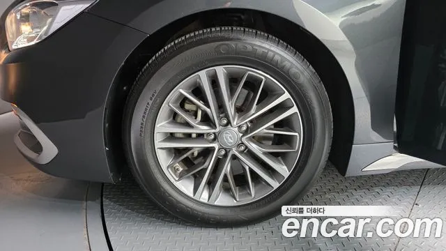 2019 Hyundai Grandeur IG 2.4 Premium Sold VIN KMHF141CBKA264346 – undercarriage