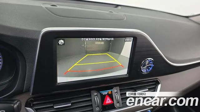 2019 Hyundai Grandeur IG 2.4 Premium Sold VIN KMHF141CBKA270386 – dashboard