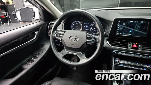 2019 Hyundai Grandeur IG 2.4 Premium Sold VIN KMHF141CBKA273808 – rear exterior