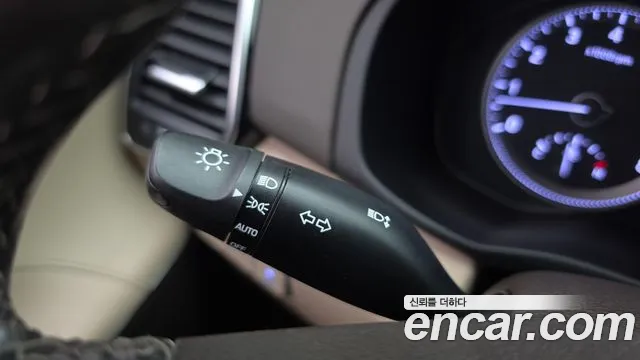 2019 Hyundai Grandeur IG 2.4 Premium Sold VIN KMHF141CBKA280218 – trunk area 2019 Hyundai Grandeur IG 2.4 Premium Sold VIN KMHF141CBKA280218 – trunk area