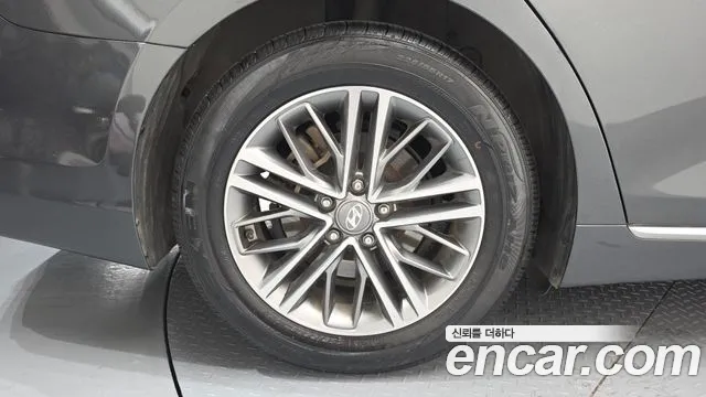 2019 Hyundai Grandeur IG 2.4 Premium Sold VIN KMHF141CBKA280218 – photo 21 2019 Hyundai Grandeur IG 2.4 Premium Sold VIN KMHF141CBKA280218 – photo 21