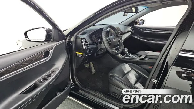 2019 Hyundai Grandeur IG 2.4 Premium Sold VIN KMHF141CBKA285584 – interior seats