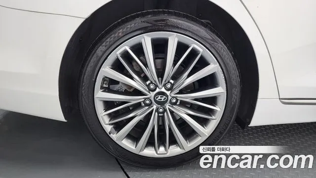 2019 Hyundai Grandeur IG 2.4 Premium Sold VIN KMHF141CBKA292510 – rear exterior 2019 Hyundai Grandeur IG 2.4 Premium Sold VIN KMHF141CBKA292510 – rear exterior