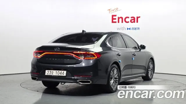 2018 Hyundai Grandeur IG 2.2 Diesel Modern Sold VIN KMHF141RBJA104917 – trunk area