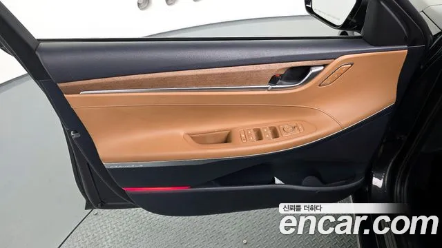 2018 Hyundai Grandeur IG Hybrid Exclusive Sold VIN KMHF2413BJA003027 – exterior detail 2018 Hyundai Grandeur IG Hybrid Exclusive Sold VIN KMHF2413BJA003027 – exterior detail