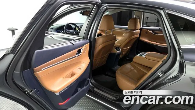 2018 Hyundai Grandeur IG Hybrid Exclusive Sold VIN KMHF2413BJA003027 – trunk area 2018 Hyundai Grandeur IG Hybrid Exclusive Sold VIN KMHF2413BJA003027 – trunk area