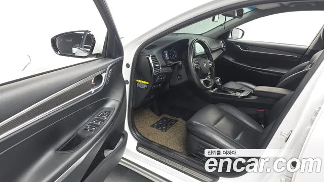 2018 Hyundai Grandeur IG Hybrid Exclusive Sold VIN KMHF2413BJA007251 – dashboard