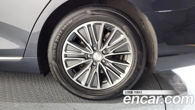 2018 Hyundai Grandeur IG Hybrid Exclusive Sold VIN KMHF2413BJA009078 – photo 17