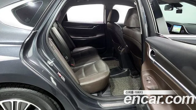 2018 Hyundai Grandeur IG Hybrid Exclusive Sold VIN KMHF2413BJA009238 – interior seats