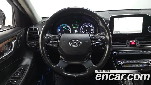 2018 Hyundai Grandeur IG Hybrid Exclusive Sold VIN KMHF2413BJA010999 – exterior detail