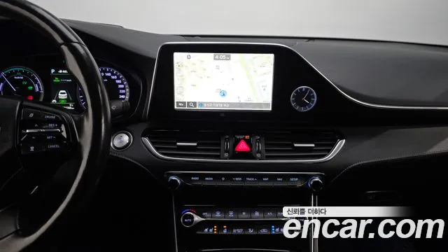 2018 Hyundai Grandeur IG Hybrid Exclusive Sold VIN KMHF2413BJA010999 – trunk area