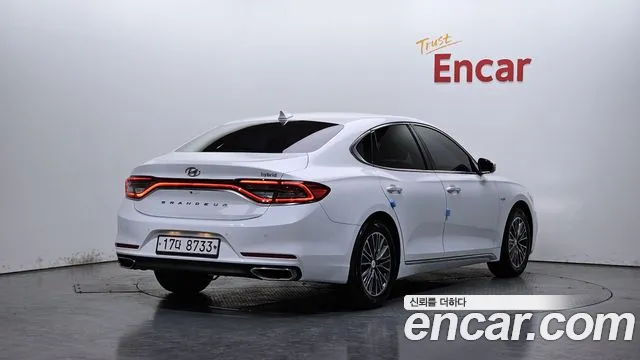 2018 Hyundai Grandeur IG Hybrid Exclusive Sold VIN KMHF2413BJA011813 – dashboard 2018 Hyundai Grandeur IG Hybrid Exclusive Sold VIN KMHF2413BJA011813 – dashboard