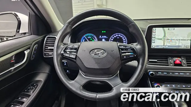 2018 Hyundai Grandeur IG Hybrid Exclusive Sold VIN KMHF2413BJA011813 – interior seats 2018 Hyundai Grandeur IG Hybrid Exclusive Sold VIN KMHF2413BJA011813 – interior seats