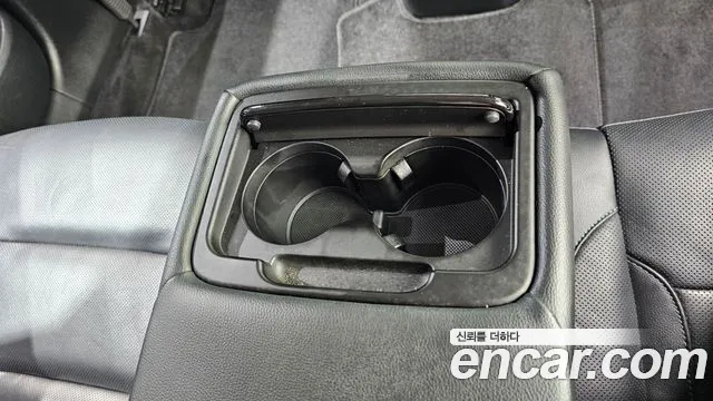 2018 Hyundai Grandeur IG Hybrid Exclusive Sold VIN KMHF2413BJA011813 – trunk area 2018 Hyundai Grandeur IG Hybrid Exclusive Sold VIN KMHF2413BJA011813 – trunk area