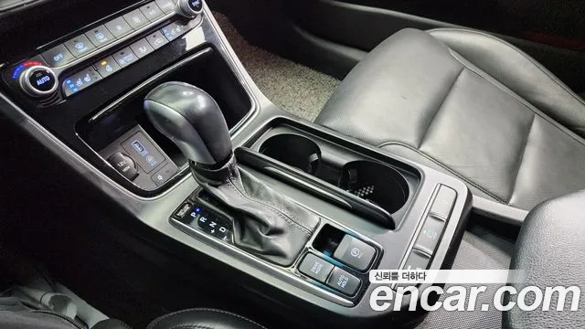 2018 Hyundai Grandeur IG Hybrid Exclusive Sold VIN KMHF2413BJA012165 – front exterior 2018 Hyundai Grandeur IG Hybrid Exclusive Sold VIN KMHF2413BJA012165 – front exterior