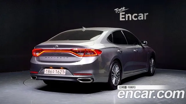 2018 Hyundai Grandeur IG Hybrid Exclusive Sold VIN KMHF2413BJA012165 – dashboard 2018 Hyundai Grandeur IG Hybrid Exclusive Sold VIN KMHF2413BJA012165 – dashboard