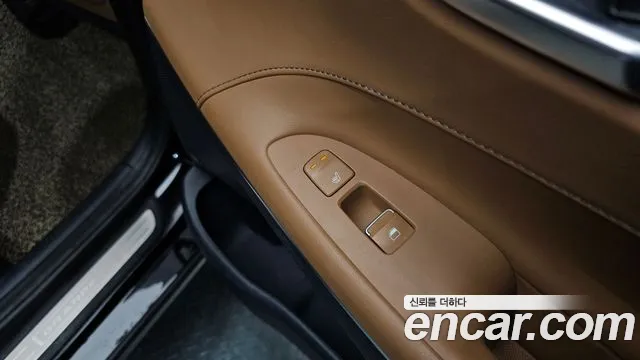2018 Hyundai Grandeur IG Hybrid Exclusive Sold VIN KMHF2413BJA013091 – dashboard
