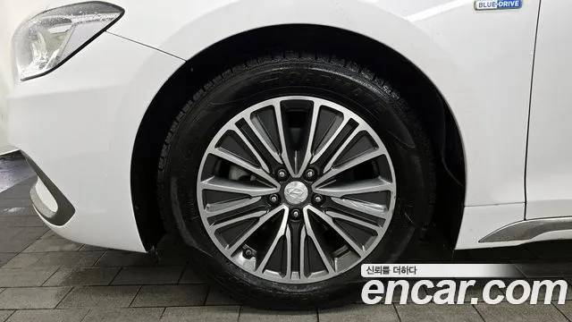 2018 Hyundai Grandeur IG Hybrid Exclusive Sold VIN KMHF2413BJA016539 – dashboard