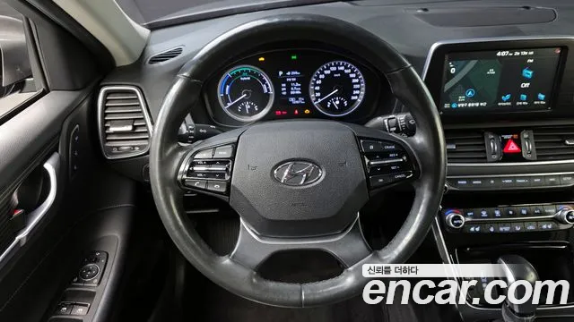 2018 Hyundai Grandeur IG Hybrid Exclusive Sold VIN KMHF2413BJA017172 – trunk area